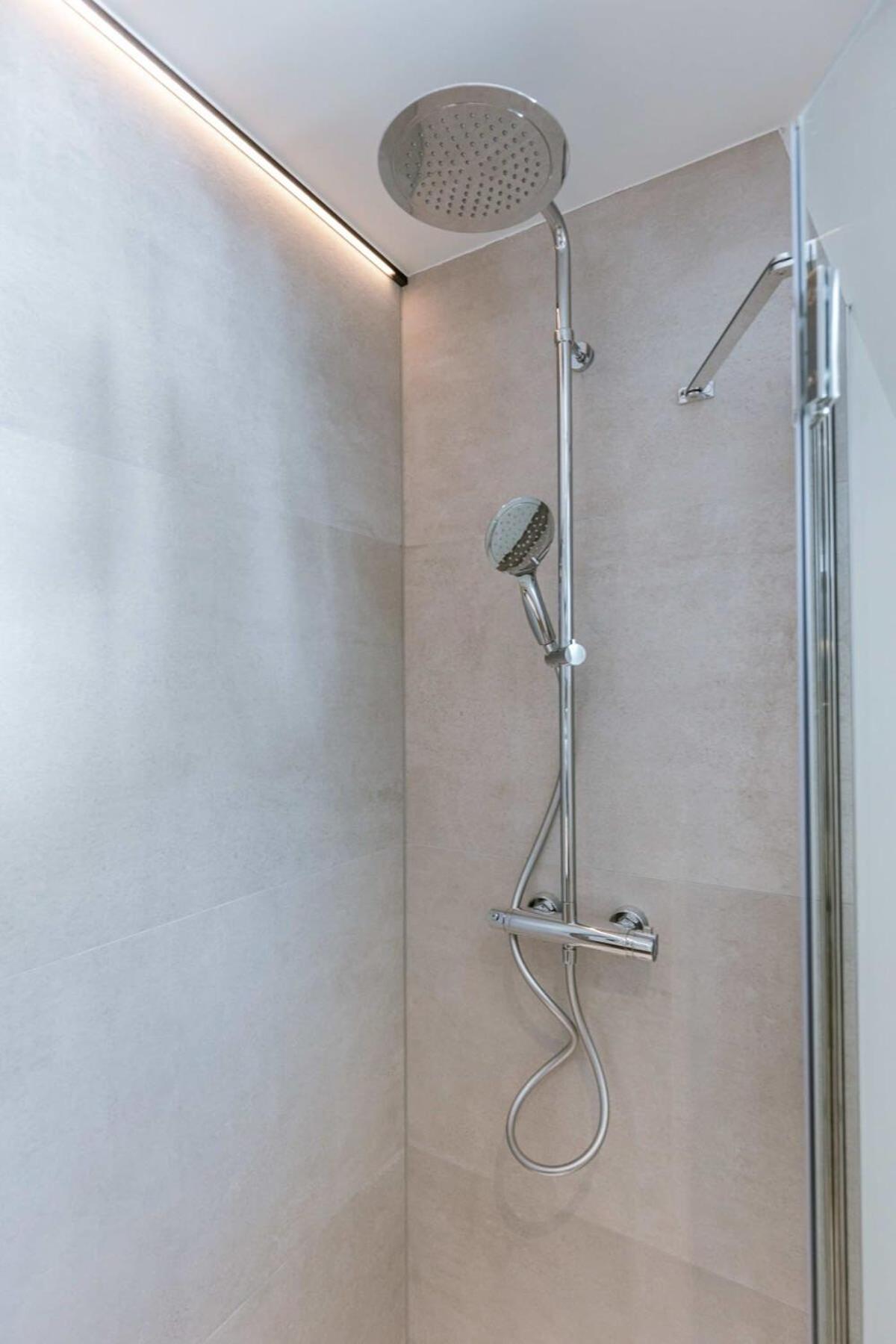 Huswell - Urban Getaway In The Heart Of Antwerp Apartment ภายนอก รูปภาพ